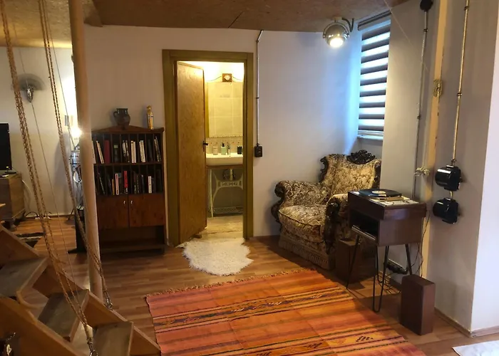 Kaleici Oezel Muestakil Bahceli Antalya