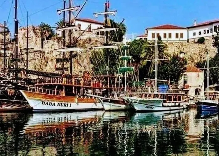 Willa Kaleici Oezel Muestakil Bahceli